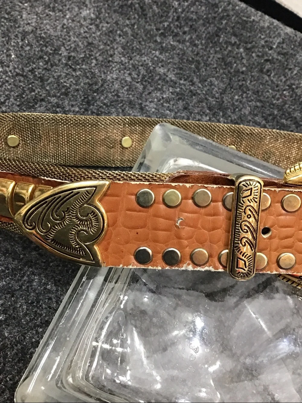 Vintage 80’s gold mesh and croc embossed leather western statement belt 30